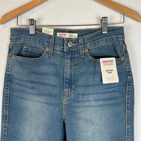 NWT Signature Levis Womens 4 27 Blue High Rise Flare Stretch Dark Denim - Picture 2 of 11